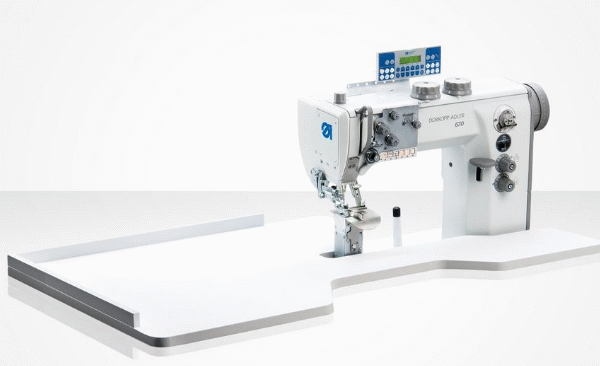 Durkopp Adler 670 – Optimized workstation for attaching sleeve lining through the shoulder pad