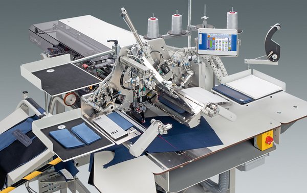 1-4.jpg Durkopp Adler 756 F – Sewing unit for runstitching straight and slanted pocket openings with fully automatic feeding device and pattern matching