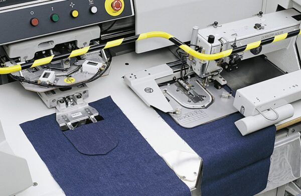 1-8.jpg Durkopp Adler 806N – Sewing units for creasing and attaching pockets (knitted & woven fabrics)