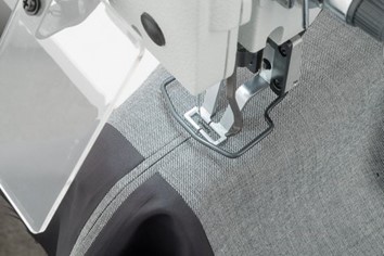 124.jpg Durkopp Adler 513 – CNC-controlled automatic lockstitch bartacker