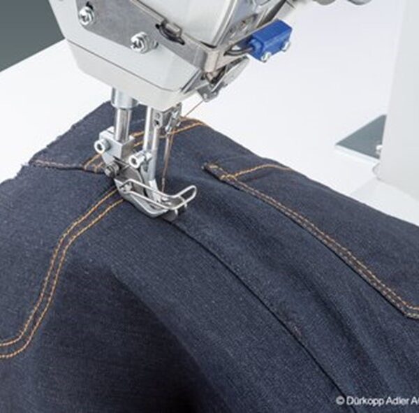 860 – With powerfull feeding system for topstitching side seams in jeans and casual trousers