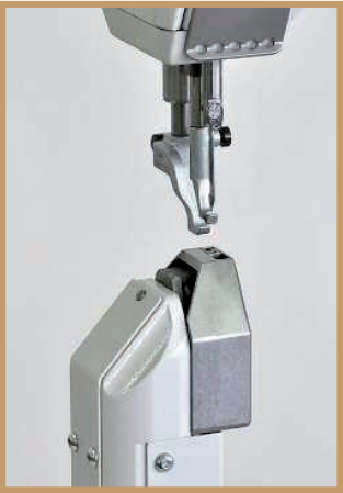 3-12.png Cometa VCA 40 02 High Post bed, single needle machine, bottom feed, needle feed and alternating feet, with foot stroke adjustable up to 9mm