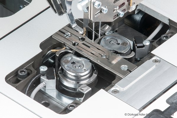 3-6.jpg Duerkopp Adler 755S – Sewing unit for runstitching of rectangular piped pockets, flap pockets and welt pockets