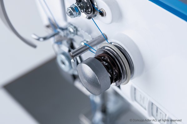 3-7.jpg Durkopp Adler D887- e-con – Innovative and digitalized one or two needle flatbed sewing machines with wheel feed, needle feed and driven roller presser