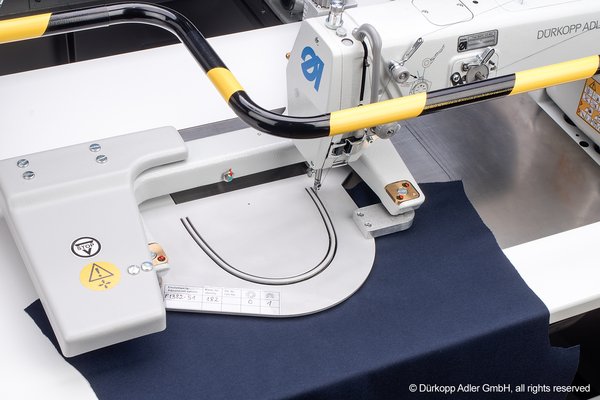 4-7.jpg Durkopp Adler 806N – Sewing units for creasing and attaching pockets (knitted & woven fabrics)