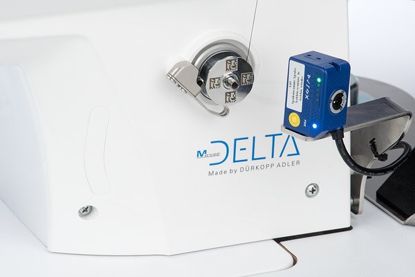 6-5.jpg Durkopp Adler D887- e-con – Innovative and digitalized one or two needle flatbed sewing machines with wheel feed, needle feed and driven roller presser