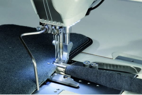 830_3.png HM830 Flat bed triple-transport edge binding machine