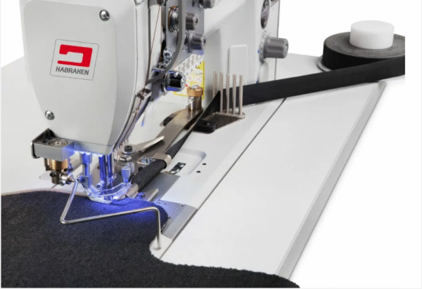 830_4.png HM830 Flat bed triple-transport edge binding machine