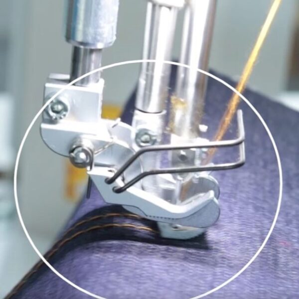 860 – With powerfull feeding system for topstitching side seams in jeans and casual trousers