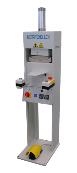 Automatic-tip-loader-with-tip-preheating_Mod-129_1S_0.png Elettrotecnica BC Mod 129/1S Toe puff attaching machine