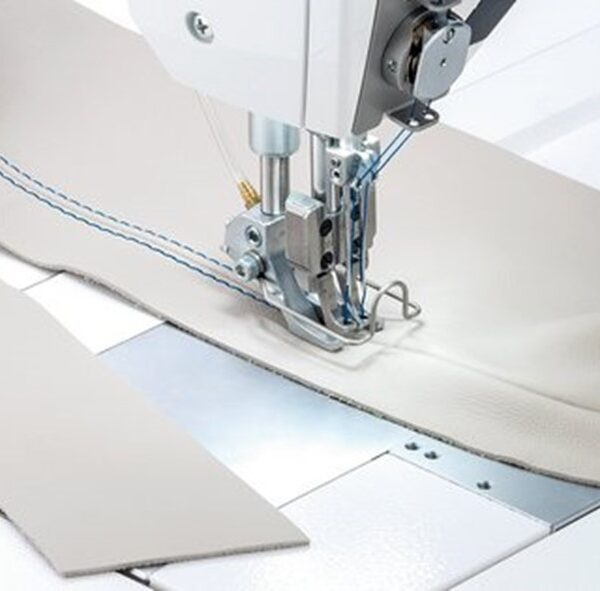 Durkopp Adler D867- e-con – Innovative and digitalized flatbed machines for perfect lockstitch seams in medium-heavy duty applications