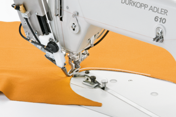 Risunok7.png Durkopp Adler 610-10 – Optimized work station for taping operations respective for pre-ruffeling of sleeves