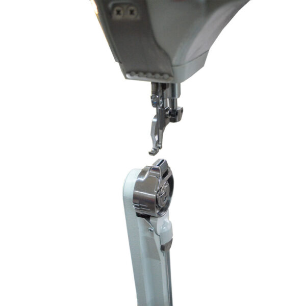 VBO_DUPLICE_TRA_XXS_particolare_1000x1000.jpg VBO XXS DOUBLE FEEDING Single needle lockstich sewing machine with oscillating arm and XXS post bed