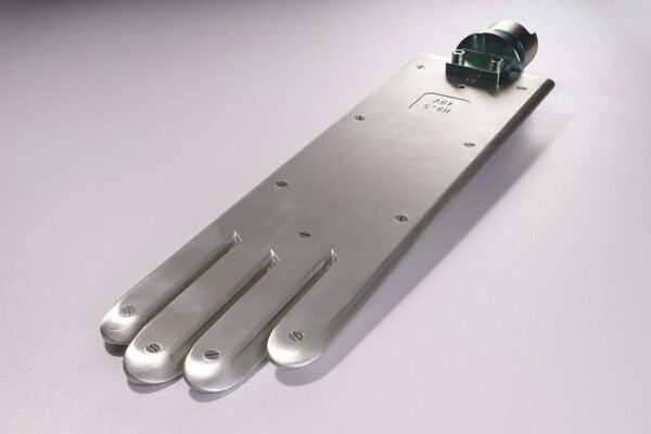 bilderserie_buegelformen04.jpg HR Glove heating irons