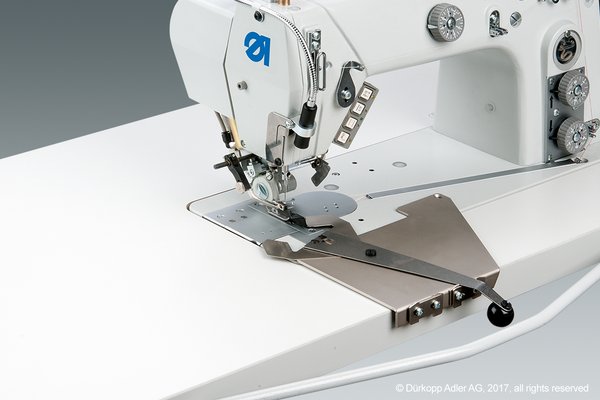 csm_173_141621_E8_ap_3_5b0fe3000f.jpg Durkopp Adler 171 / 173 – Single or double needle chainstitch machine with bottom feed and with/without puller feed