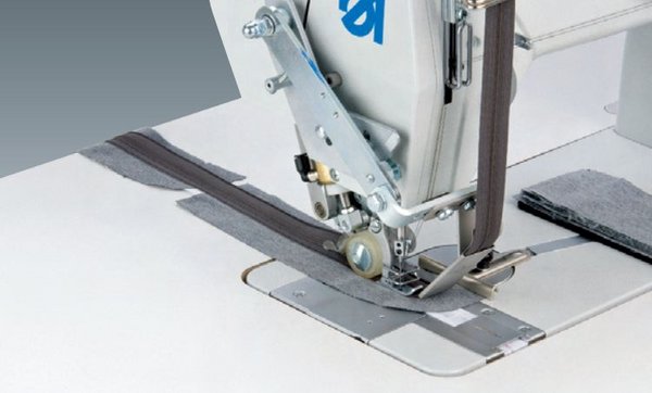 csm_173_App4_c60bf1b985.jpg Durkopp Adler 171 / 173 – Single or double needle chainstitch machine with bottom feed and with/without puller feed
