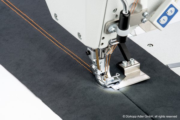 csm_195_171120_01_ap_alcantara_2426_2_832d05eda6.jpg 195-01 Durkopp Adler Single, twin or three needle double chainstitch flat bed sewing machines for medium-heavy duty applications