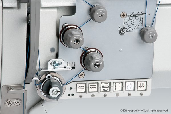 csm_670_680_2nd_thread_tension_51befab2ab.jpg Durkopp Adler 670 – Optimized workstation for attaching sleeve lining through the shoulder pad
