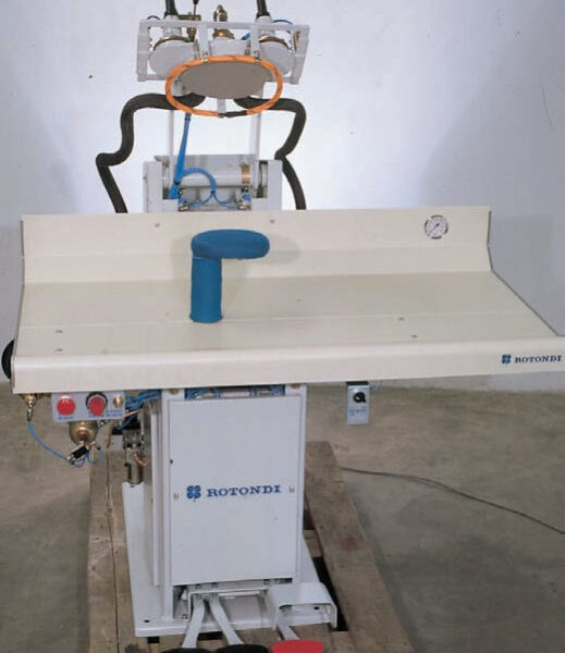 Rotondi BL G-101/S Ladies Jacket Arm-hole creasing