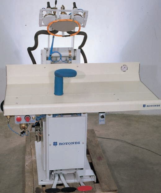 Rotondi BL G-101/S Ladies Jacket Arm-hole creasing