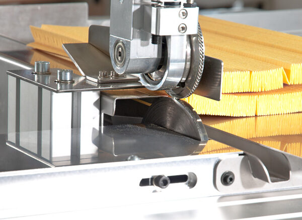 PFAFF 8317 Programmable single-head ultrasonic unit (CS DUAL) with transportation belt system