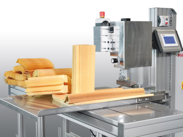 PFAFF 8317 Programmable single-head ultrasonic unit (CS DUAL) with transportation belt system