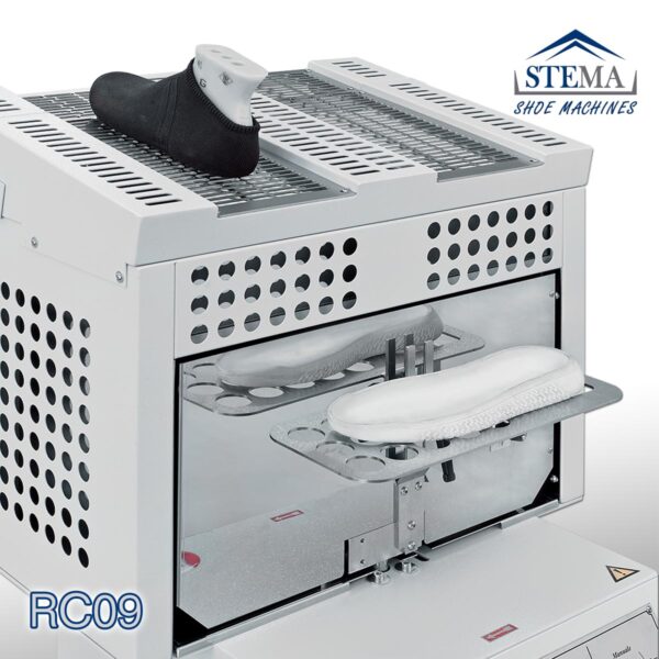 Stema RC09 Reactivator for glue on the sole and bottom of the shoe.