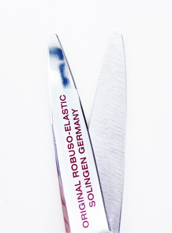 ROBUSO_ELASTIC-Tailor_s-Shears_-serrated-_-rounded-tips-1055CR_RD9.5_4.jpg ROBUSO-ELASTIC Tailor's Shears, serrated + rounded tips 1055/CR-RD/9.5"