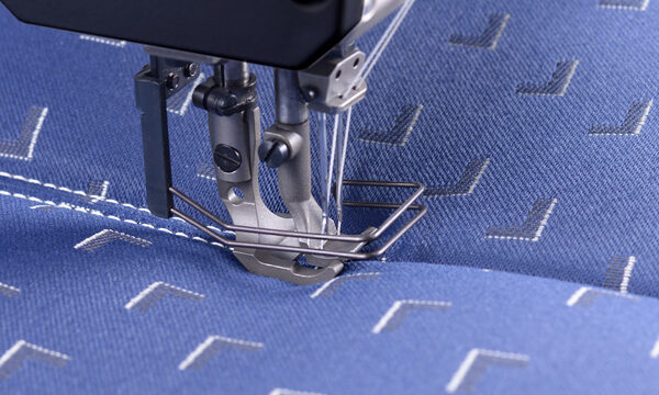 anwendung_9653.jpg PFAFF 1246 Double-needle flatbed sewing machines with large vertical hook (Unison feed)