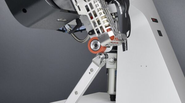 PFAFF 8303i Hot-air taping machine for welding continuous seams on water-resistant, waterproof and breathable materials