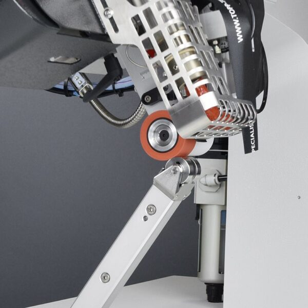 PFAFF 8303i Hot-air taping machine for welding continuous seams on water-resistant, waterproof and breathable materials