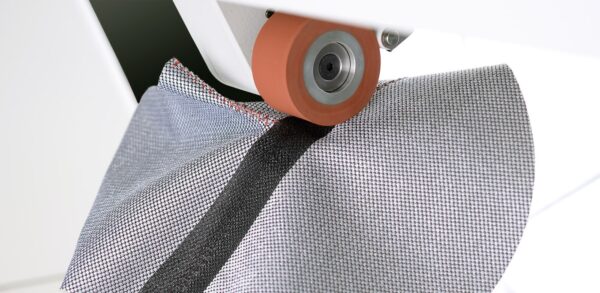 PFAFF 8303i Hot-air taping machine for welding continuous seams on water-resistant, waterproof and breathable materials