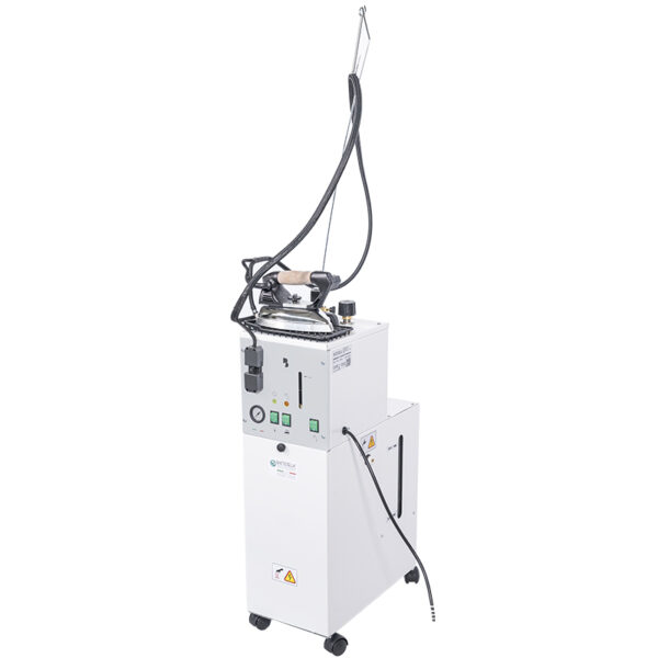Semi-automatic steam generator with 4.5 l boiler and iron