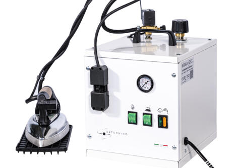 Steam generator with 5 L boiler and iron
