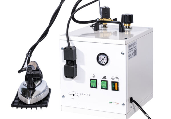 Steam generator with 5 L boiler and iron