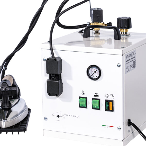 Steam generator with 5 L boiler and iron