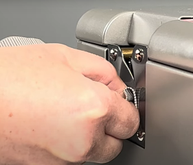 Ascolite BSS-13 II button shank wrapping machine equipped with a “Yarn Monitor Switch”