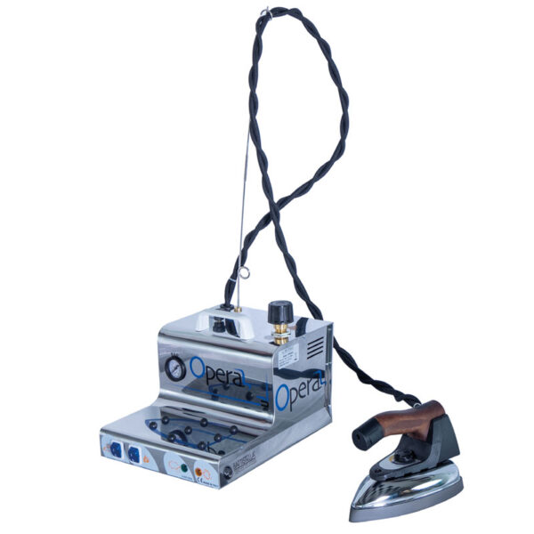 Steam generator with 2,2 L boiler and ergonomic iron