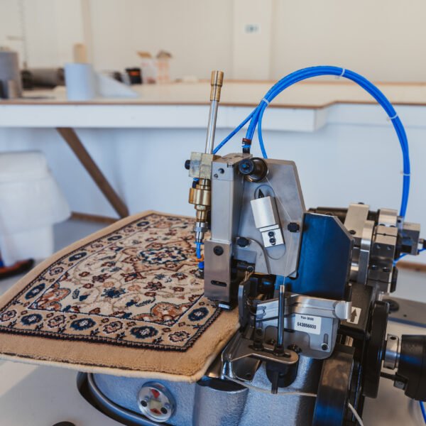 Zidis_Vandewiele_Titan-Naaimachines_Foto_83.jpg TITAN 4500CHX